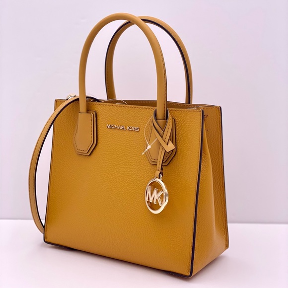 Michael Kors Mercer Md Messenger Crossbody - Picture 2 of 11